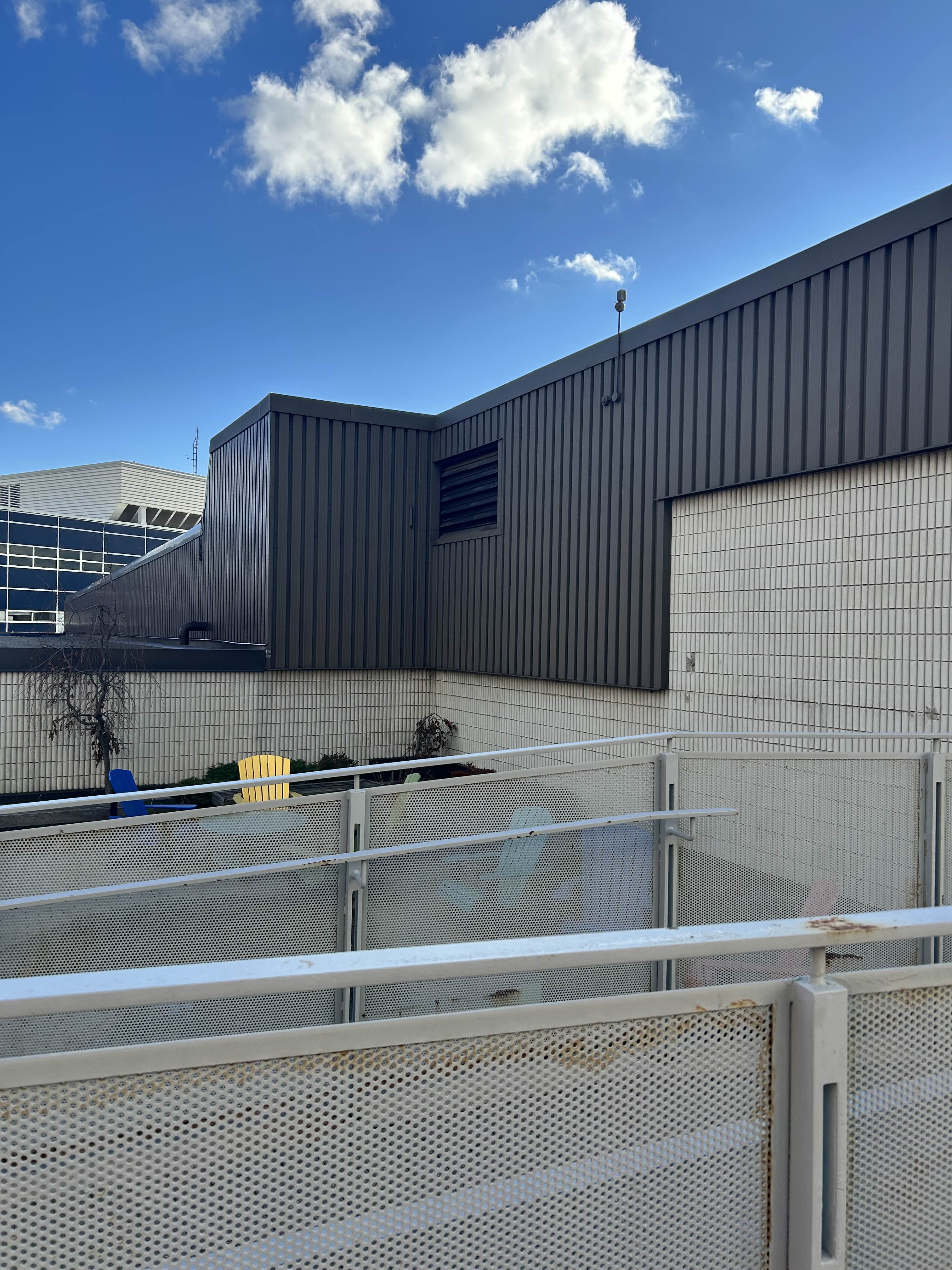 Area outside the J wing that had a fun shape, I also think that while it's interesting its a bit bland.</a>